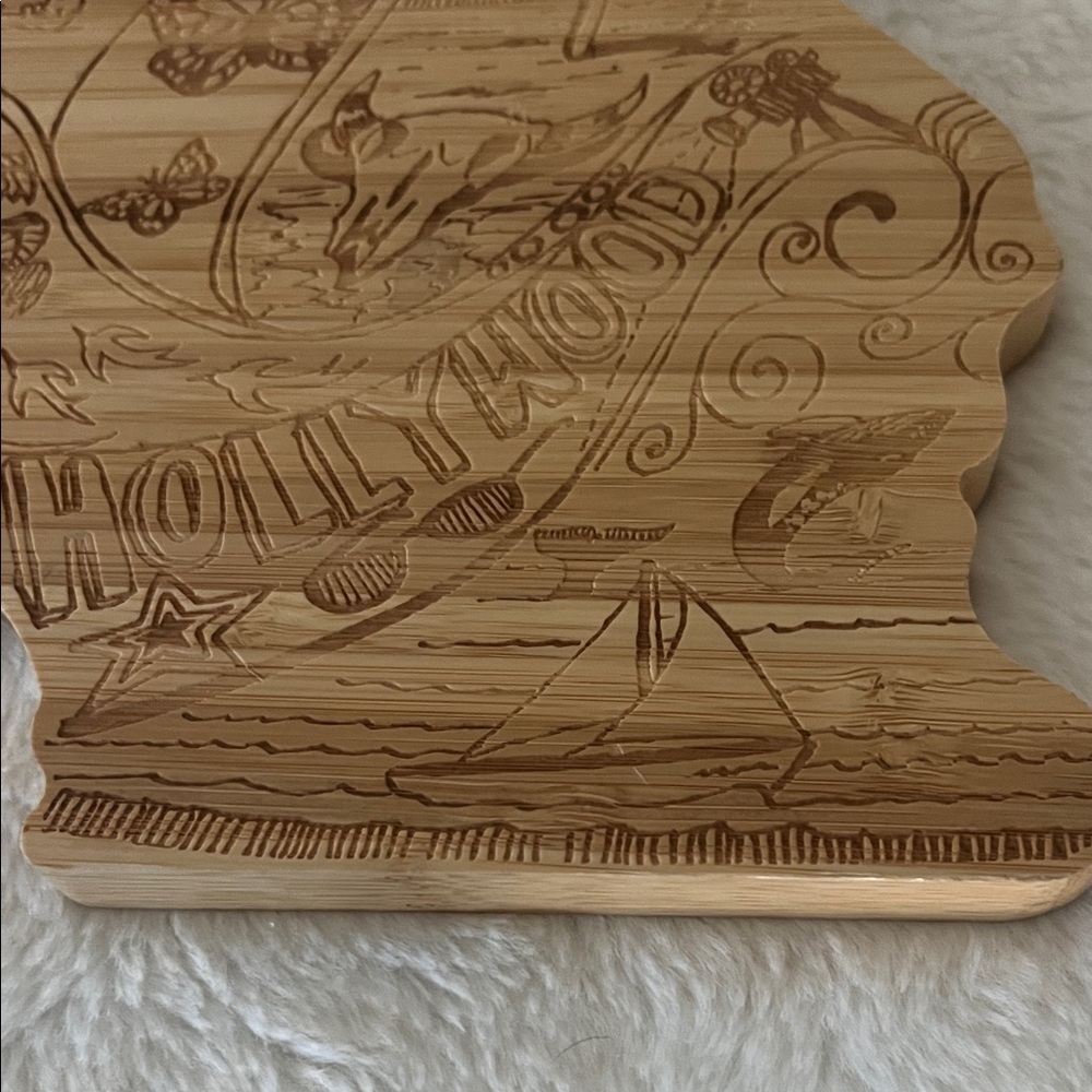 CUTTING
& SERVING
BOARD
Hand wash only with warm water and mild detergent - Picture 8 of 13